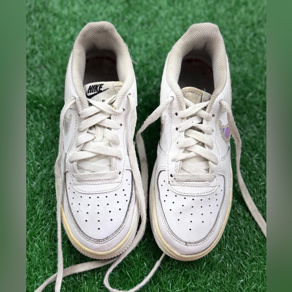 Nike Air Force 1 LV8
Digital‎ Swoosh (GS) 4.5Y